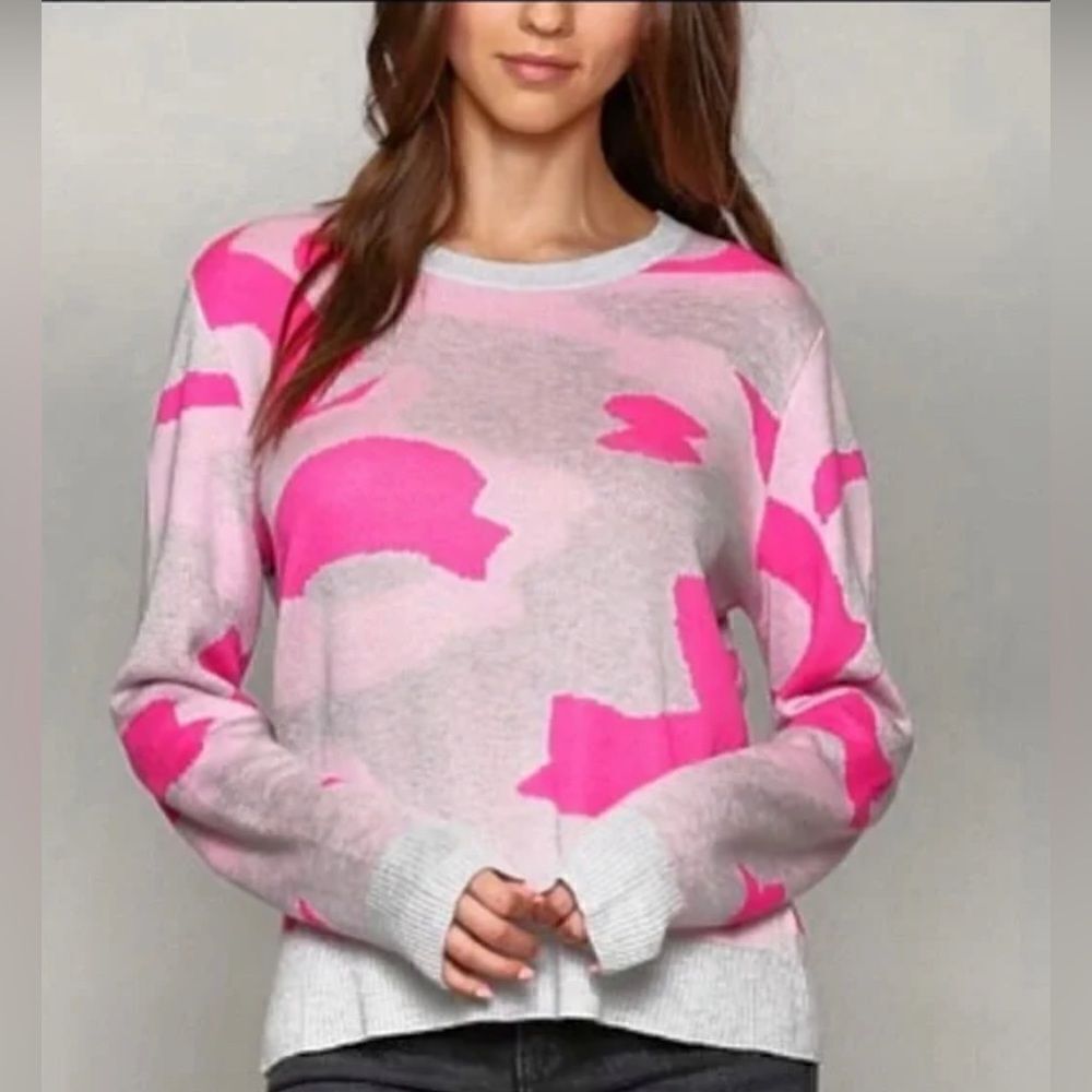 NEW Fate neon pink camo sweater.Super soft light weight size L